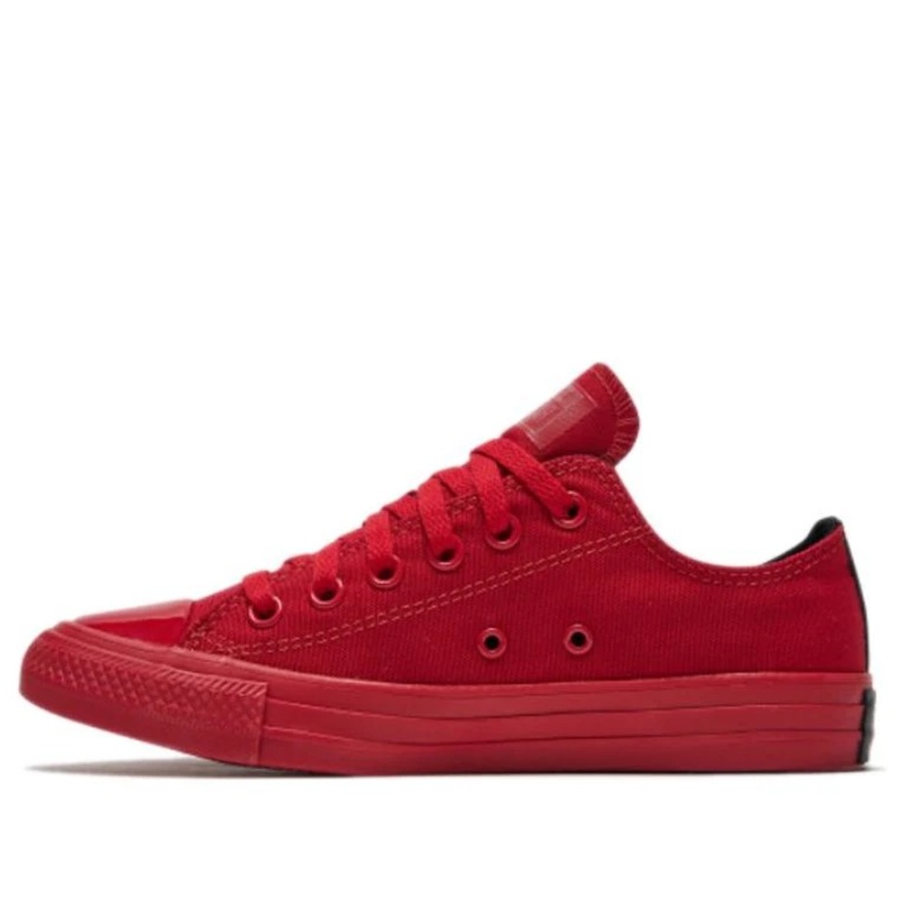 Converse women’s sz 7 Red Sneakers